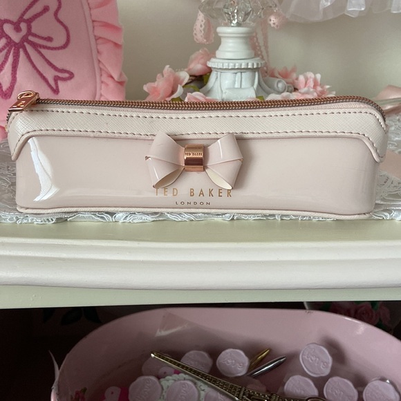 Ted Baker London Handbags - Ted Baker Bow Case